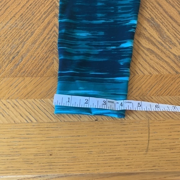 Old Navy workout  compression pants - Picture 8 of 10